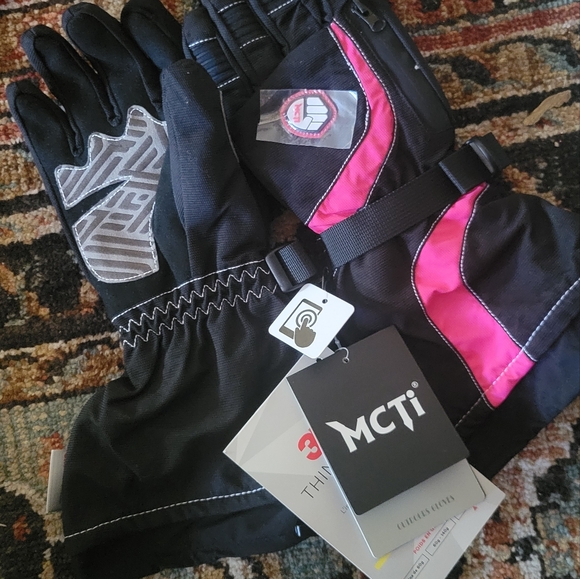 GLOVES - Picture 2 of 7